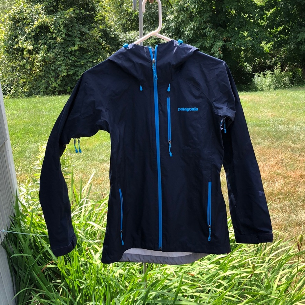 Patagonia women’s raincoat